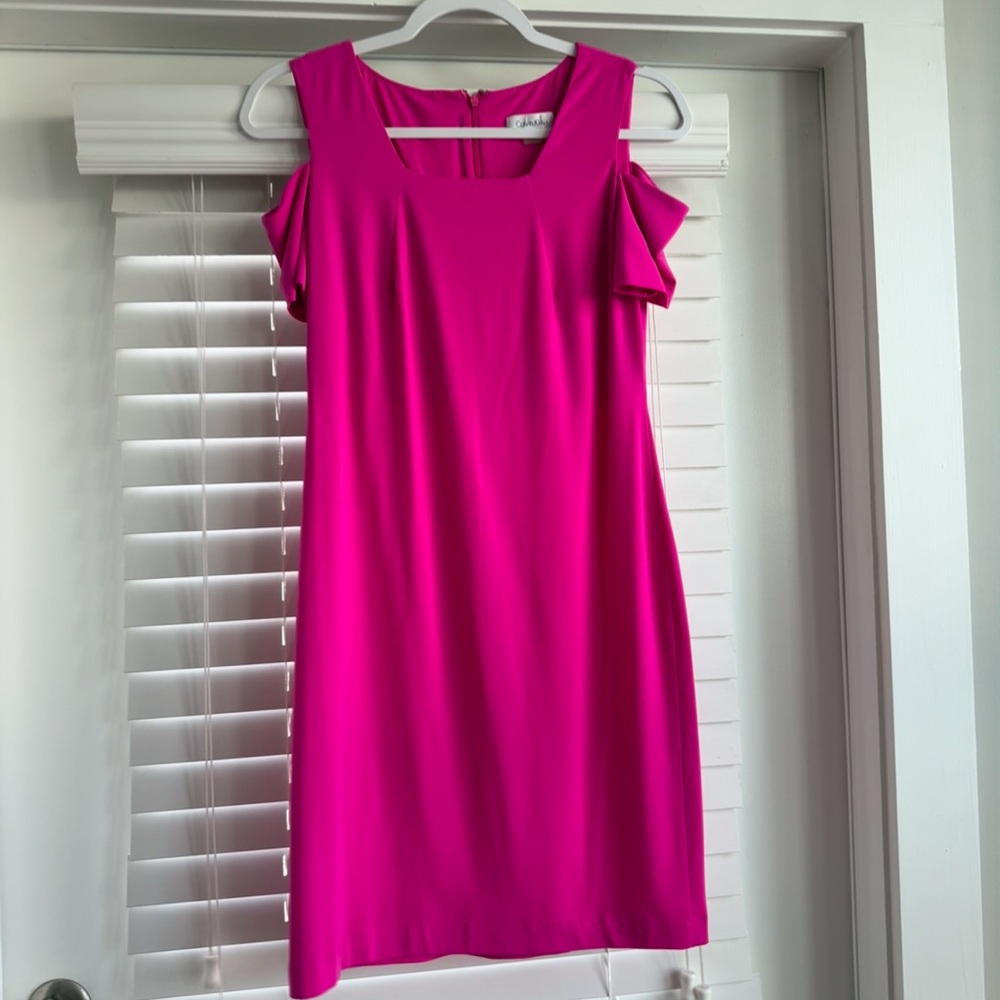Hot pink Calvin Klein dress! Super cute, comfy and stretchy.